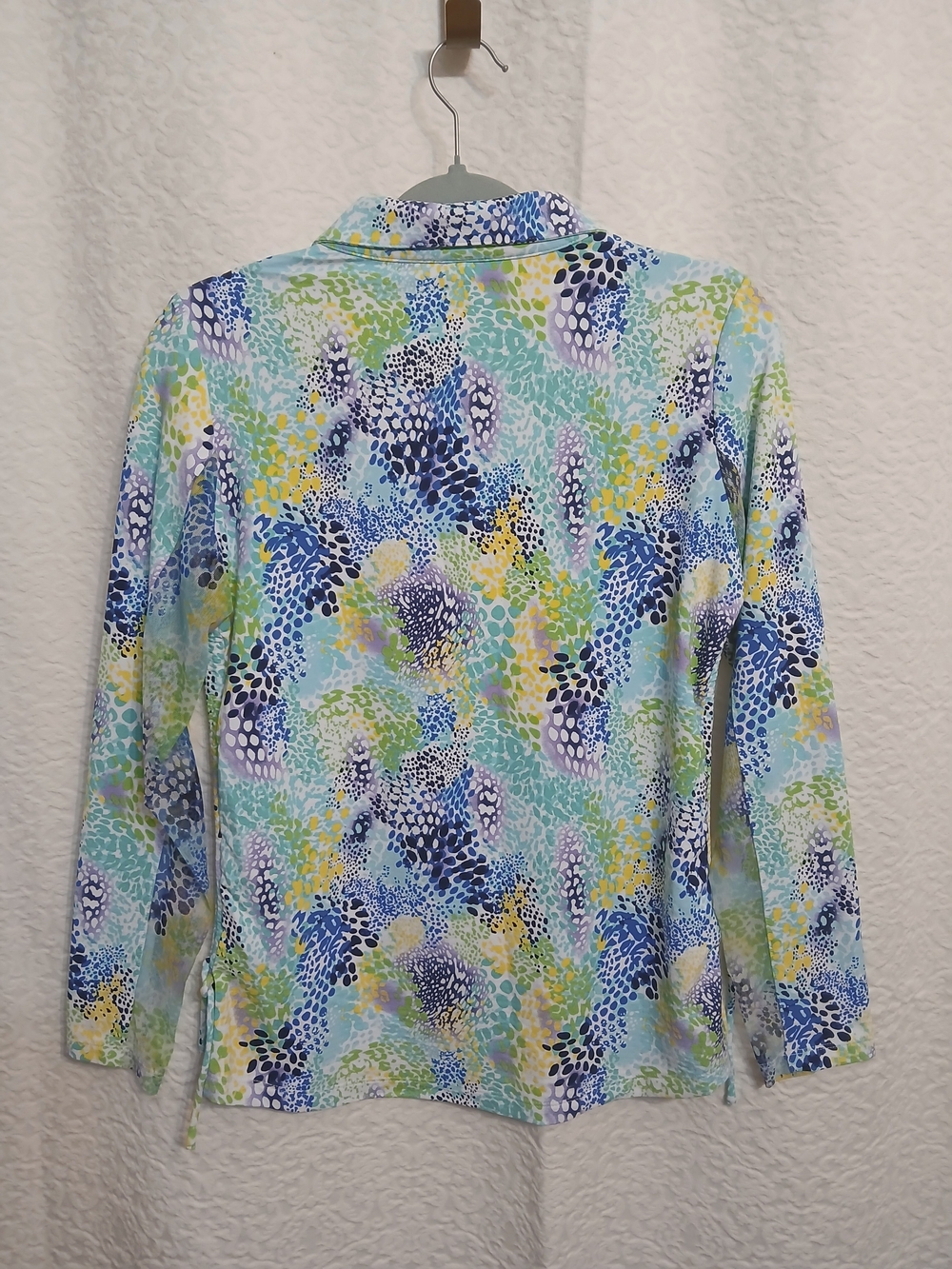 IBKUL Long-Sleeve Collared Performance Top in Multi Blue Green - Picture 5 of 7